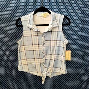 No Comment NY•LA - Junior's light blue and white plaid tank top. New. Size - L